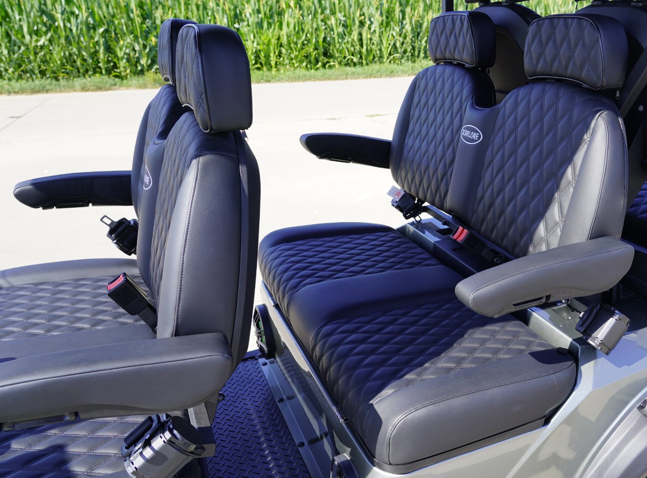 Latest golf cart model with 4kW motor and 48V 105Ah battery