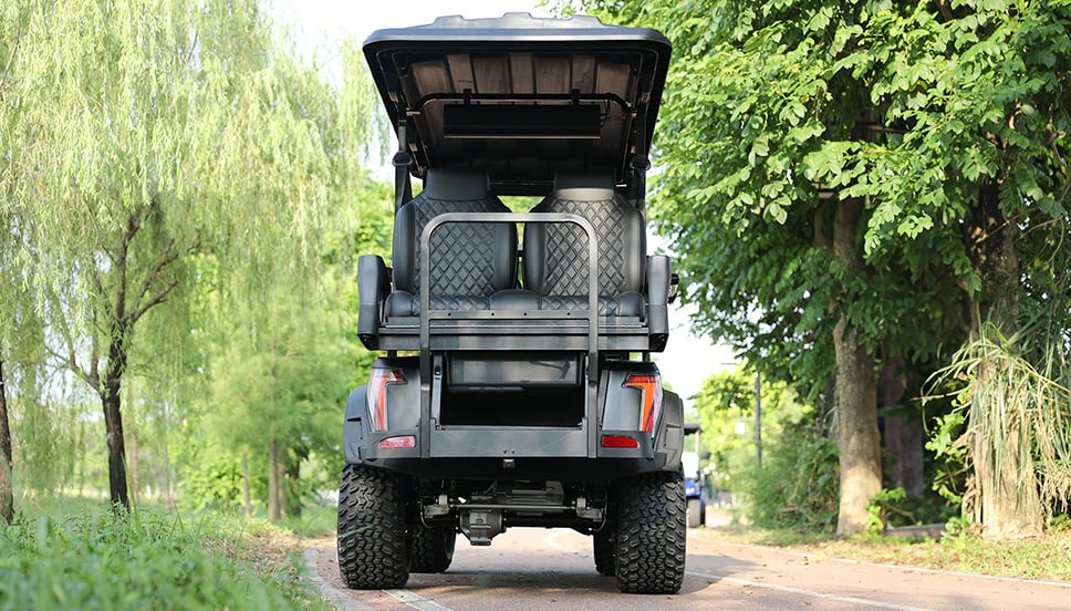Off-road electric buggy with four-wheel disc brakes