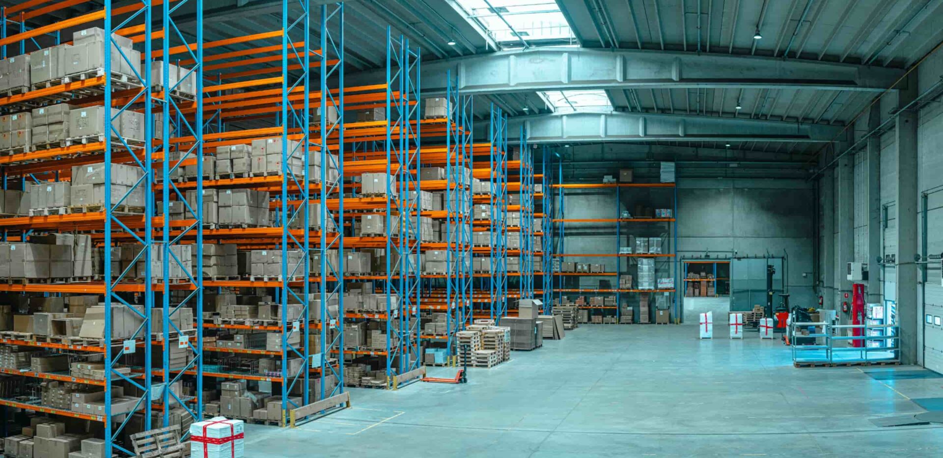Omnie robot cleaner in a logistics warehouse